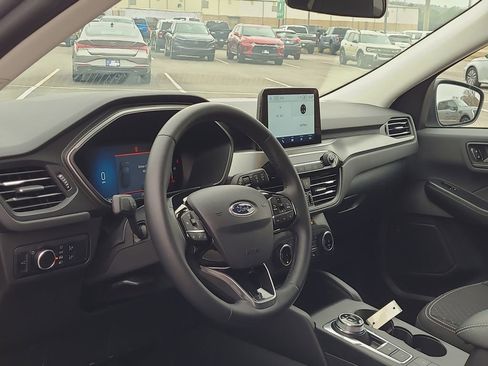 Certified 2024 Ford Escape Active w/ Cold Weather Package image 10