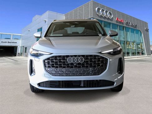 Used 2025 Audi Q5 Premium Plus w/ Premium Plus AWD/4WD image 6