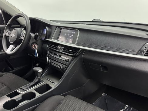 Used 2020 Kia Optima LX image 30