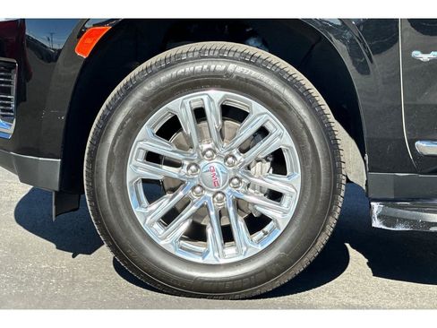 Used 2021 GMC Yukon SLT w/ SLT Premium Package image 34