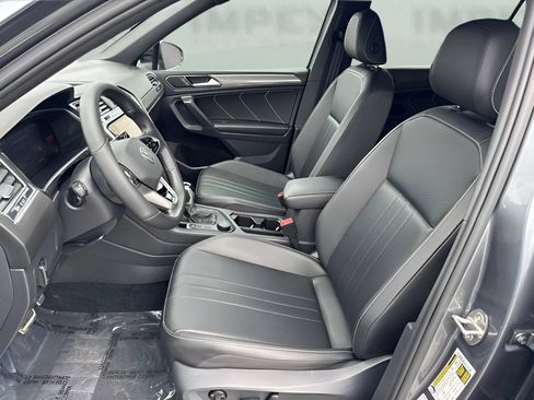 Used 2022 Volkswagen Tiguan SE R-Line AWD/4WD image 9