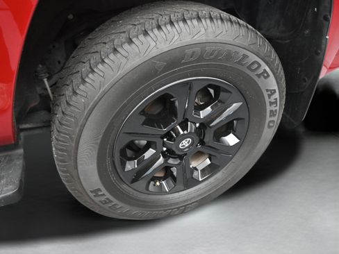 Certified 2024 Toyota 4Runner SR5 AWD/4WD image 37