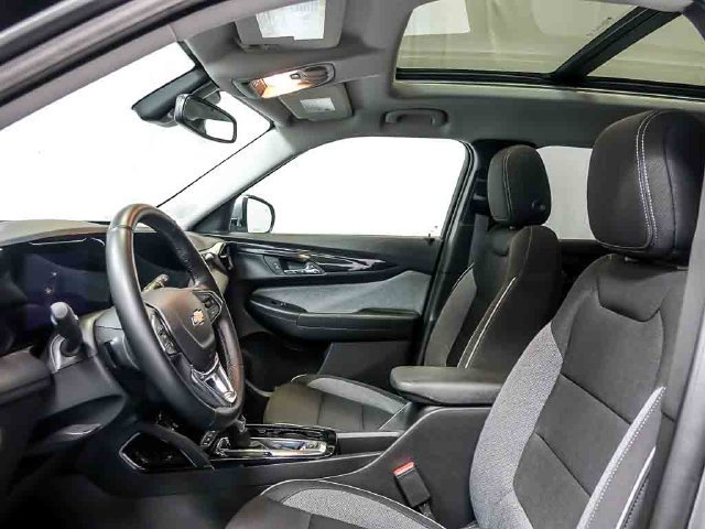 Used 2026 Chevrolet TrailBlazer LT w/ Convenience Package FWD image 13