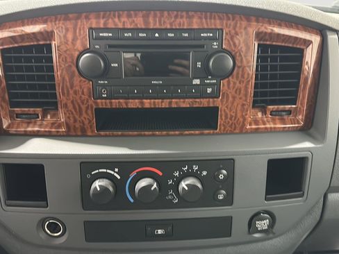 Used 2006 Dodge Ram 2500 Truck SLT image 13