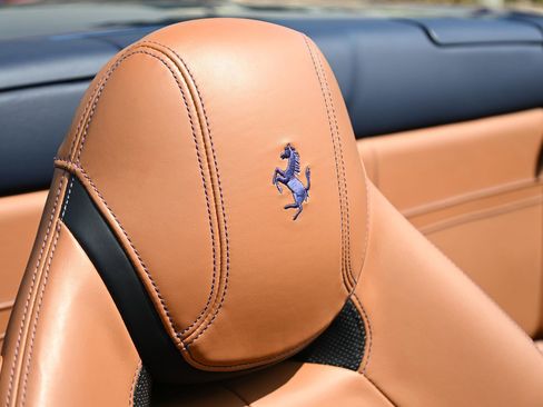 Used 2015 Ferrari California T RWD image 33