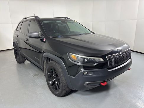 Used 2019 Jeep Cherokee Trailhawk w/ Comfort/Convenience Group image 2