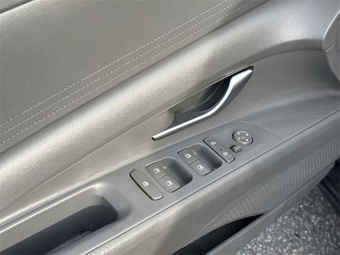 Used 2022 Hyundai Elantra SEL w/ Cargo Package image 20