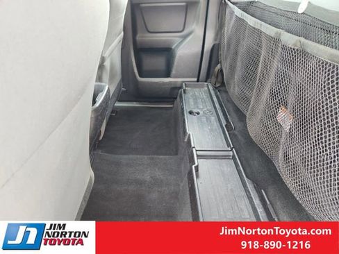 Used 2017 Toyota Tacoma SR RWD image 30