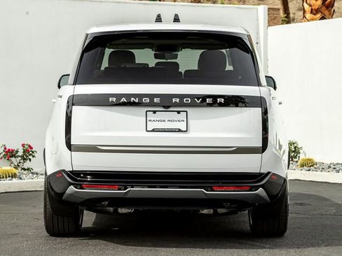 New 2026 Land Rover Range Rover Long Wheelbase SE AWD/4WD image 8
