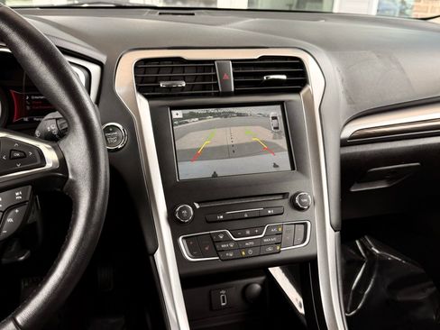 Used 2018 Ford Fusion SE w/ Equipment Group 602A FWD image 32