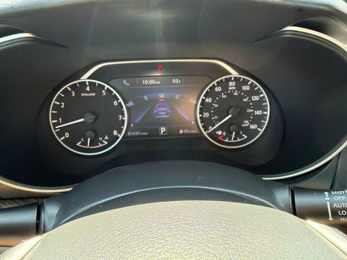 Used 2017 Nissan Maxima Platinum FWD image 31