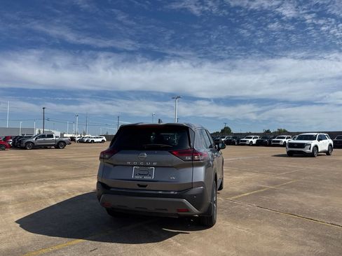 Certified 2023 Nissan Rogue SV FWD image 21