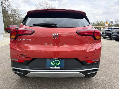 Certified 2024 Buick Encore GX Preferred w/ Comfort Package AWD/4WD image 4
