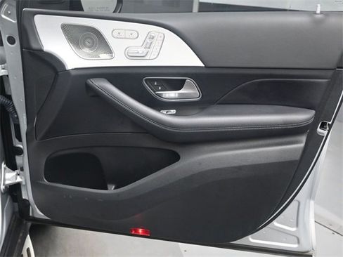 Used 2021 Mercedes-Benz GLS 580 4MATIC image 17