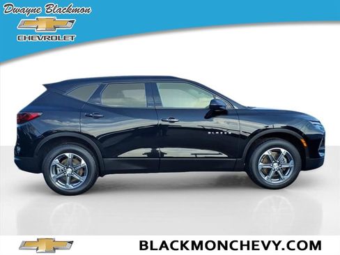 Used 2024 Chevrolet Blazer LT w/ Convenience Package image 2