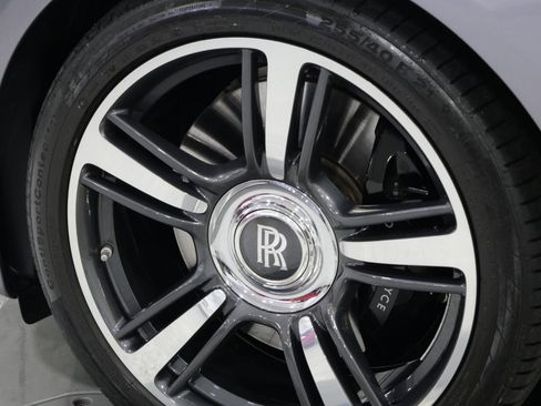 Used 2015 Rolls-Royce Wraith image 38