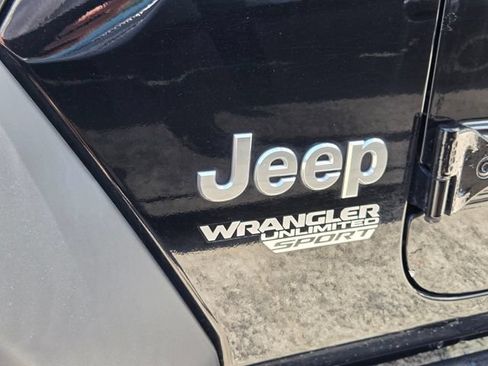 Certified 2019 Jeep Wrangler Unlimited Sport S AWD/4WD image 4