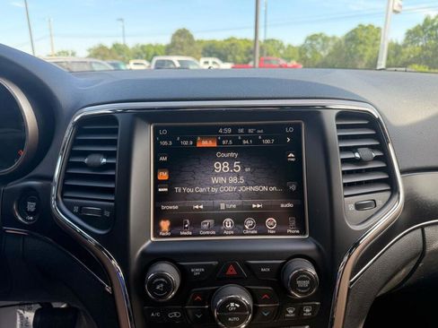 Used 2016 Jeep Grand Cherokee Limited AWD/4WD image 18