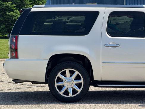 Used 2010 GMC Yukon XL Denali AWD/4WD image 15
