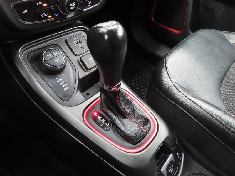Used 2020 Jeep Compass Trailhawk AWD/4WD image 33