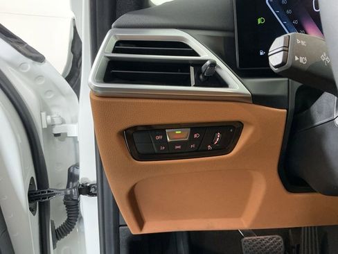 Certified 2025 BMW 330i xDrive Sedan w/ M Sport Package image 17