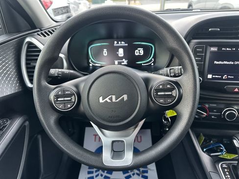 Used 2023 Kia Soul LX image 20