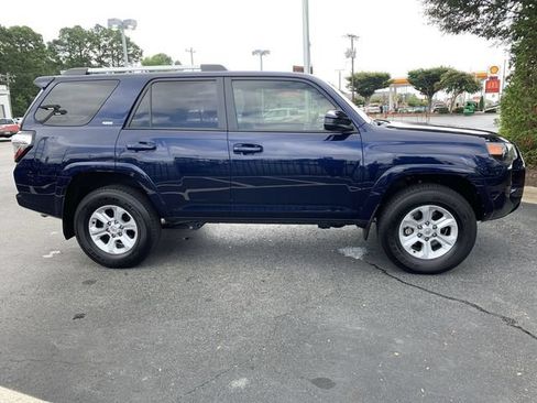 Certified 2024 Toyota 4Runner SR5 AWD/4WD image 9