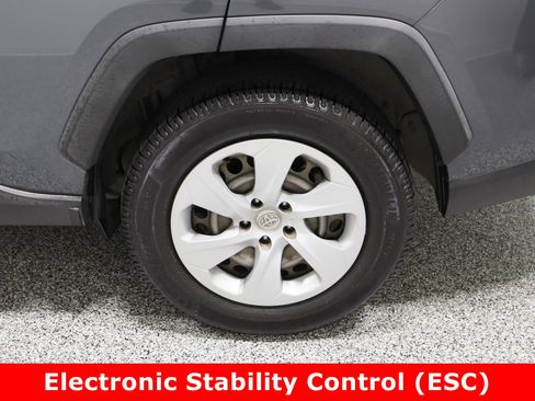 Used 2019 Toyota RAV4 LE image 10