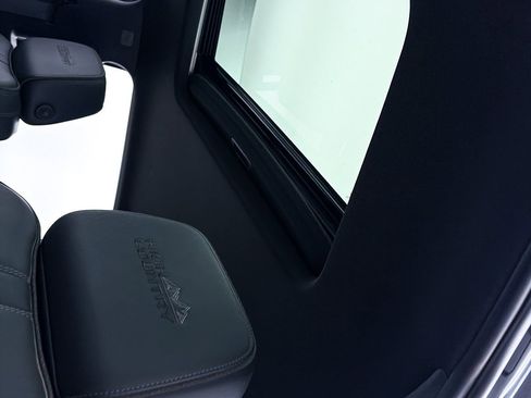 Used 2022 Chevrolet Silverado 2500 High Country w/ Z71 Off-Road Package image 5