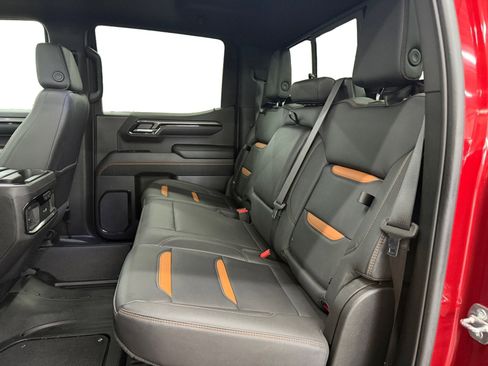 Used 2023 GMC Sierra 1500 AT4 w/ Technology Package AWD/4WD image 10