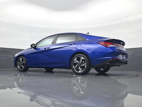 Certified 2023 Hyundai Elantra SEL w/ Convenience Package FWD image 28