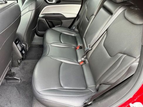 Used 2025 Jeep Compass Limited image 8