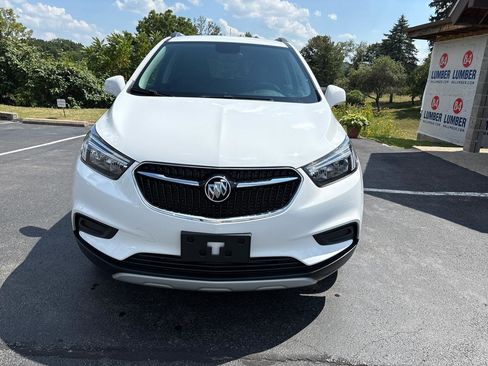 Used 2022 Buick Encore Preferred w/ Safety Package AWD/4WD image 2
