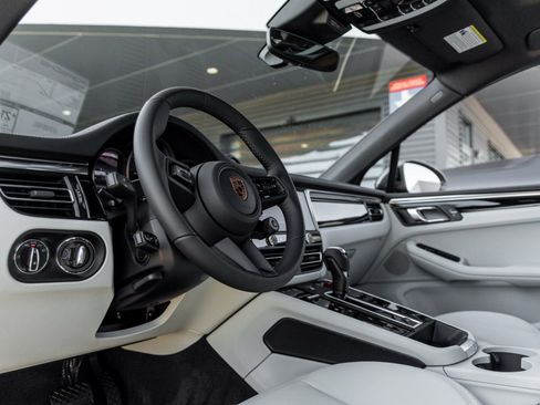 New 2026 Porsche Macan Turbo AWD/4WD image 4