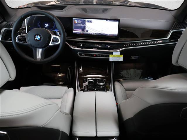 Used 2026 BMW X5 xDrive40i w/ M Sport Package AWD/4WD image 16