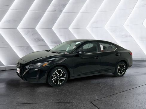 Used 2024 Nissan Sentra SV image 3