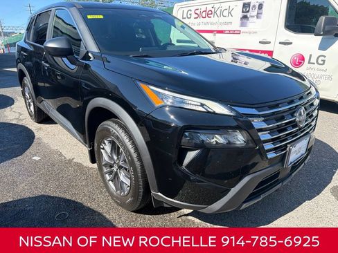 Used 2025 Nissan Rogue S AWD/4WD image 1