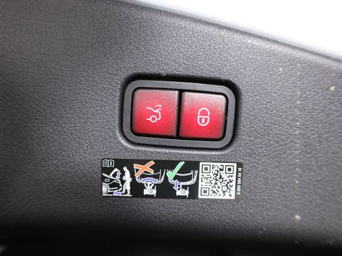 Certified 2026 Mercedes-Benz CLE 450 4MATIC Coupe image 70