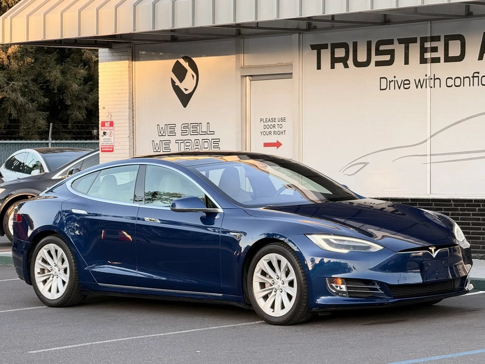 Used 2016 Tesla Model S 90D AWD/4WD image 5