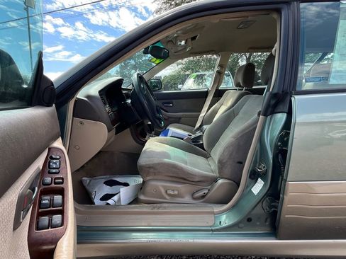 Used 2003 Subaru Outback Wagon image 18