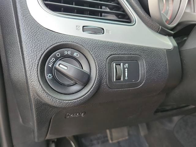Used 2019 Dodge Journey SE FWD image 19