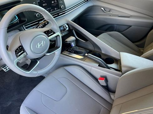 Used 2025 Hyundai Elantra Sport FWD image 7