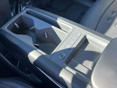 New 2026 Kia EV9 Wind image 14