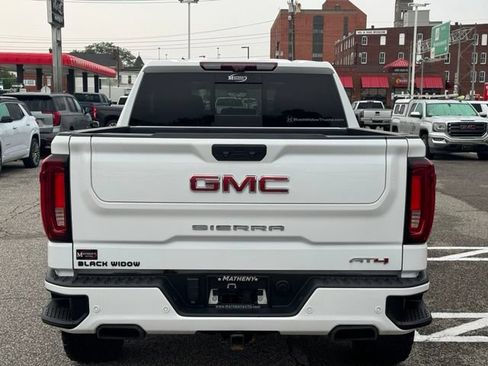 Used 2022 GMC Sierra 1500 AT4 w/ AT4 Premium Package AWD/4WD image 5