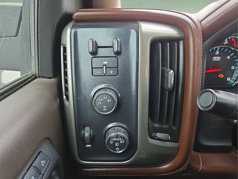 Used 2016 Chevrolet Silverado 1500 High Country image 22