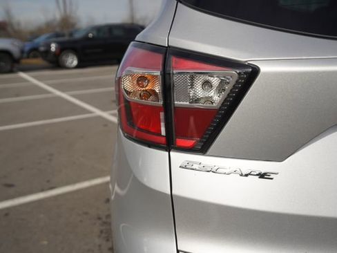 Used 2017 Ford Escape Titanium image 37