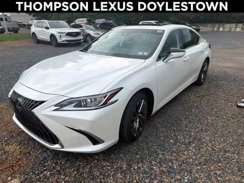 Used 2025 Lexus ES 300h w/ Luxury Package FWD image 1