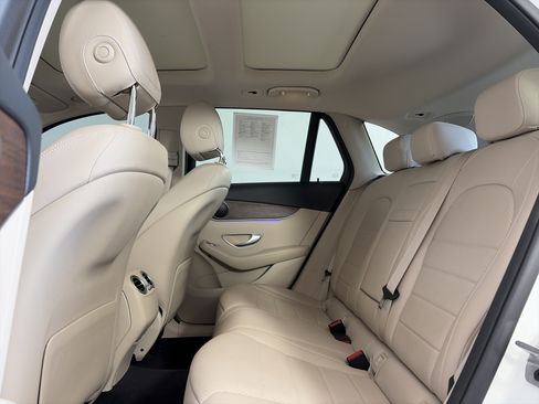 Used 2022 Mercedes-Benz GLC 300 4MATIC image 7