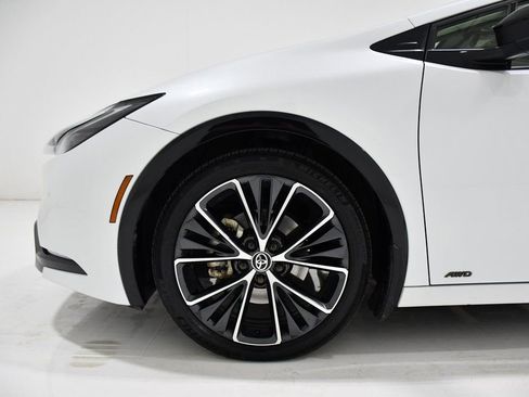 Used 2024 Toyota Prius XLE image 7