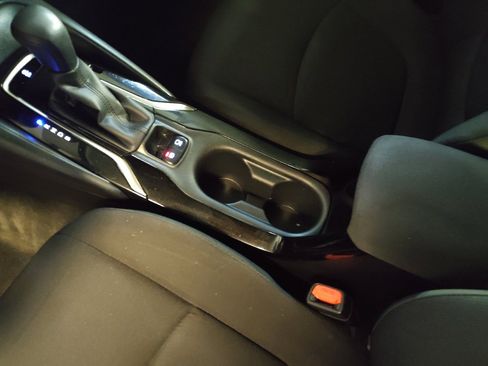 Used 2021 Toyota Corolla LE image 26